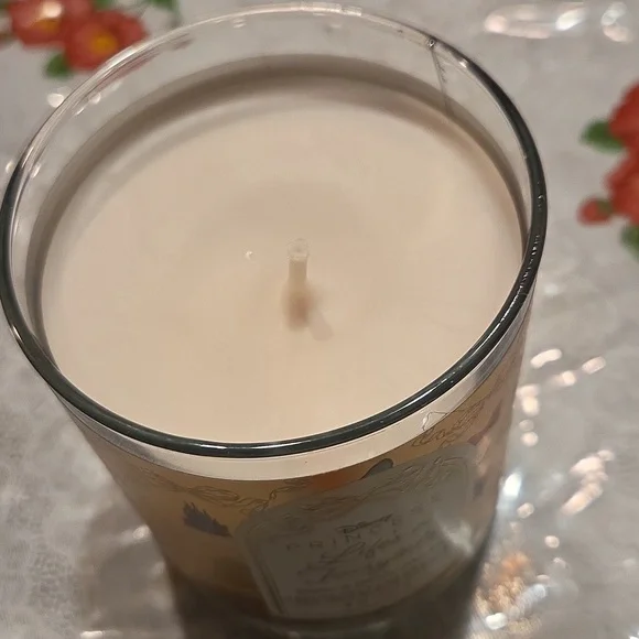 Nwt Bath & Body Works Disney Princess "Life's a Fairytale" Soy Wax Candle - Gold - Picture 3 of 3